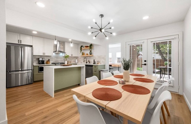 Ivy House/Stylish Retreat Near Dallas/4BD