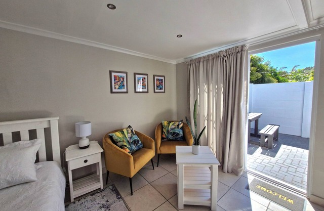 Ivy Place Studio Apartment