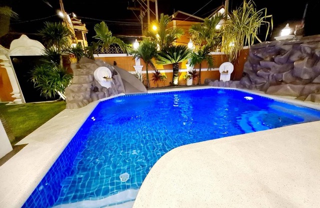 IZZYLAND Luxury Pool Villa Pattaya Walking Street 5 Bedrooms