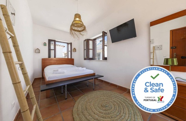 J - Bedroom 5 in Casa do Farol