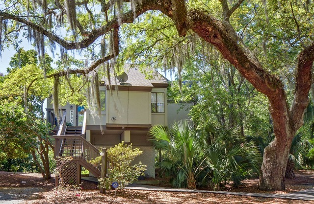 J&R Island Retreat Renovated Home w/Low Rates!