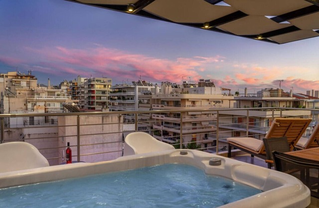 Jacuzzi Lux penthouse P Faliro