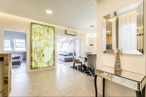 Jacuzzi Roofterrace Luxury over the Opera