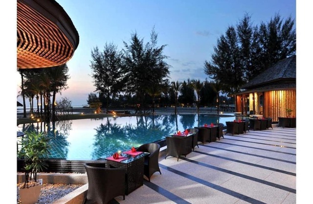 Jacuzzi Villa in Khao Lak with a romantic outdoor Jacuzzi JV#20