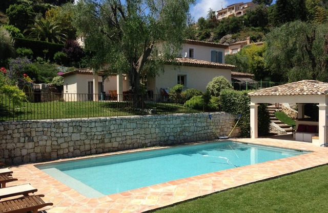 "Jade" Splendid family villa in a gated community 3mi away from beaches