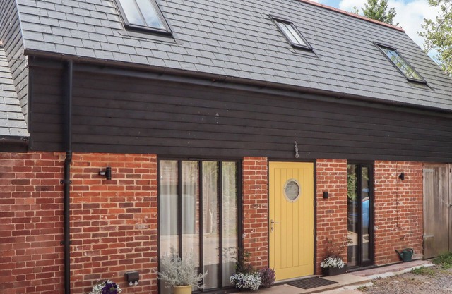 JAMS, family friendly, with a garden in Lympstone