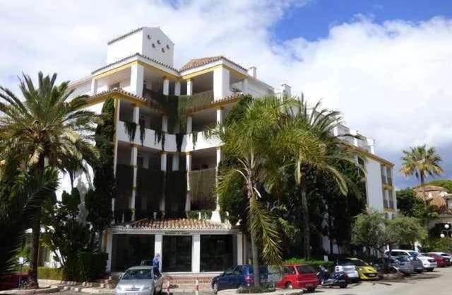 Jardines de Artola Apartment | EaW Homes