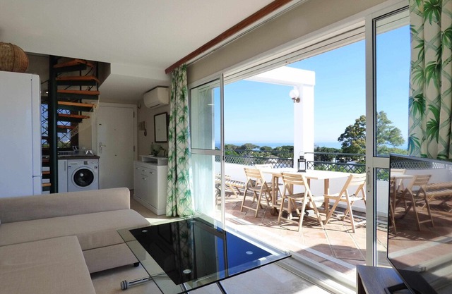 Jardines de Artola Penthouse | EaW Homes