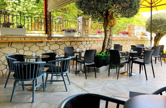 Jata Crown Hotel
