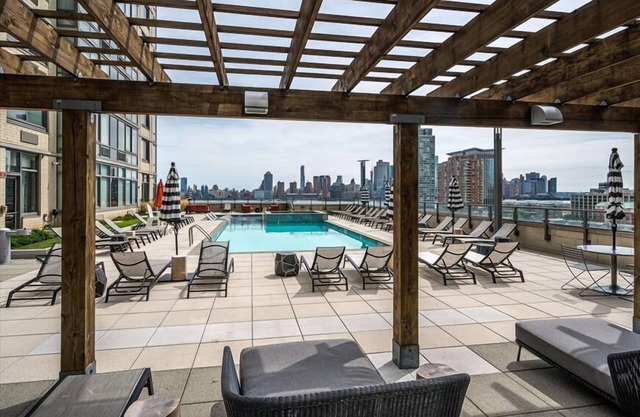 JC PATH 2 BR | Linens/Towels | Gym + Rooftop