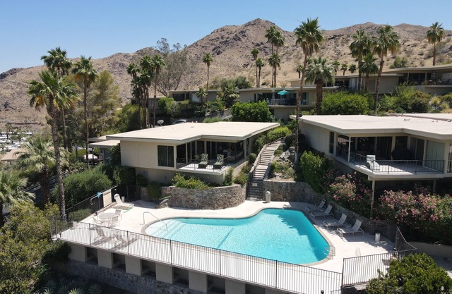Jet Liner and Majestic Mountain Views from this Mid-Century Modern 2 Bedroom Gem