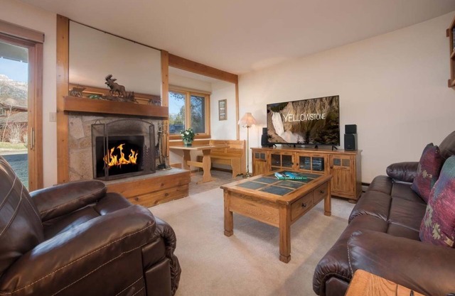JHRL - Geranium 2612 - First floor Aspens condo