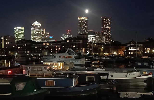JOIVY delightful House Boat in Limehouse Marina