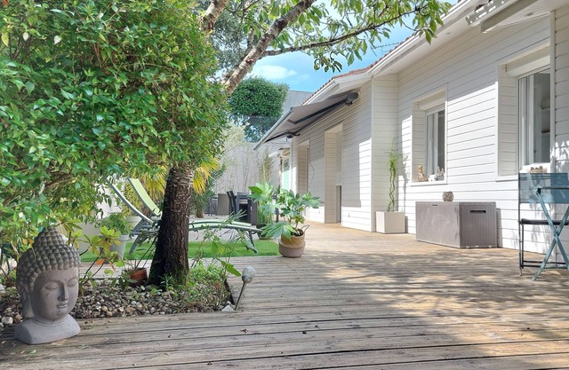 Jolie Villa Entourée de Verdure à Pontaillac 4 a 6 Pers ,30 Mètres de la Plage