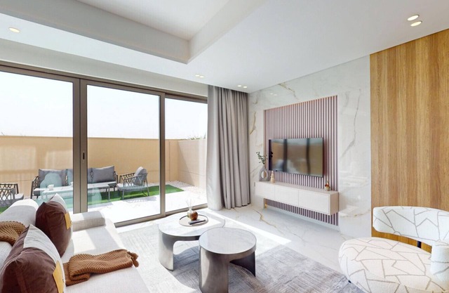Jumeirah Golf Estate - Elegant Three Bed Villa