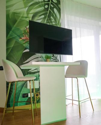Jungle Suite and Parking