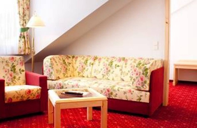 Junior suite "Schlossbergblick", bath, WC - Elbhotel Bad Schandau
