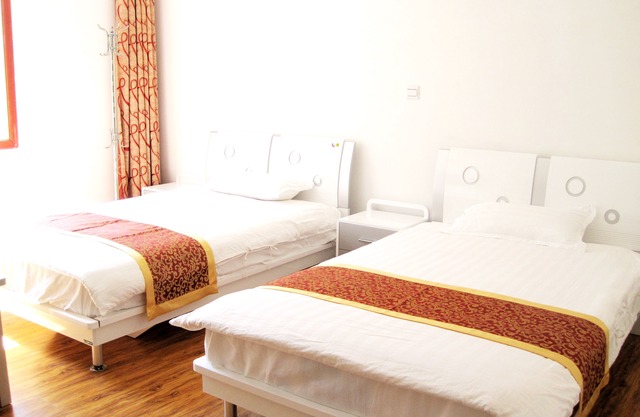 Junqing Hotel
