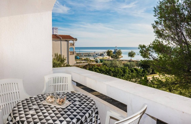 Just 20 m from beach | ideal for 2-4 persons