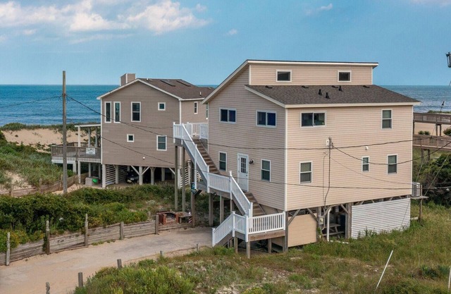 Just Beachy – Steps from Ocean, Hot Tub