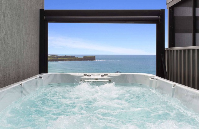 Just listed - Kiama - Stunning Beach & Ocean Views - 3 bedrooms - Swim-SPA