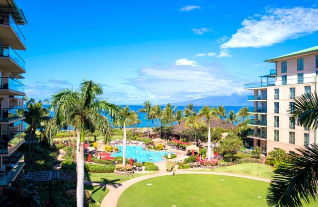 K B M Resorts- HKH-415 Ultimate 2Bd villa, large balcony, ocean views, seating for 6