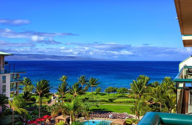 K B M Resorts- HKH-645 Gorgeous 2Bd, inner-courtyard, 6th floor, ocean views, remodeled