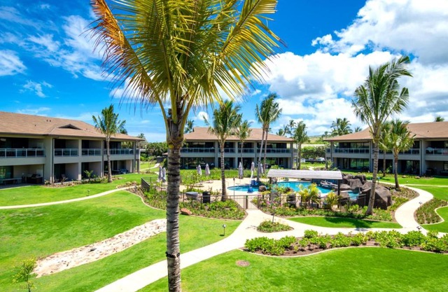K B M Resorts- HKL-8C Ultimate 3Bd, private outdoor kitchen, steps to pool and beach