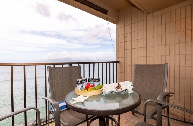 KA 409 OceanFront 1BD Condo w Ocean Views Pool AC
