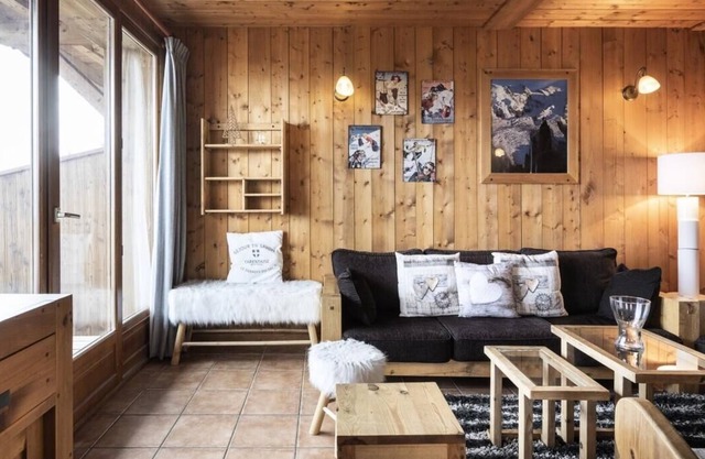 Kandahar Chalet MMV Le Kitz - Mountain Collection - 7 Room Triplex Chalet 12 People