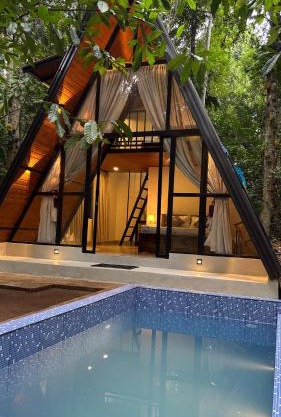 Kandy Little White House Cabanas