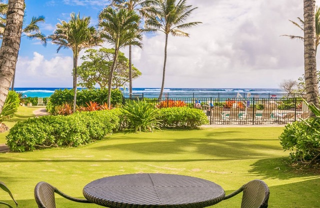 Kapaa Shore Resort B118, Ocean View, Walk to Town, Bike Path, Comp Wifi/Pkg