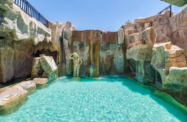 Kapetanios Aqua Resort