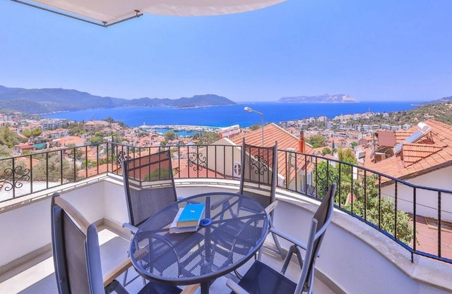 Kas town centre apartment with shared pool, Braeside Apart