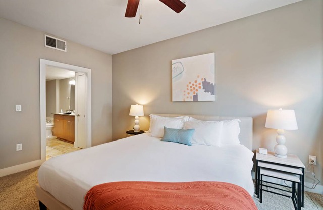 Kasa | Inviting 2BD + Pool Access | Plano