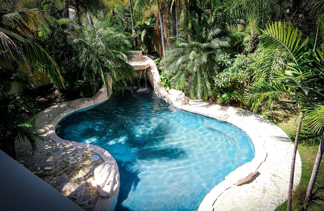 Kasa Kamias-Oceanview villa