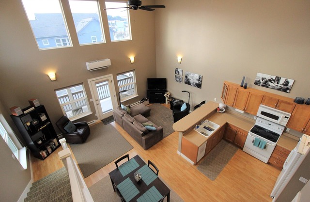 Katlian Street Suite B with an Ocean View & Clean, Modern Finishes Near Downtown