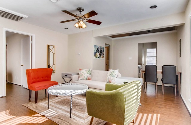 Katy Trail Cosy and Elegant