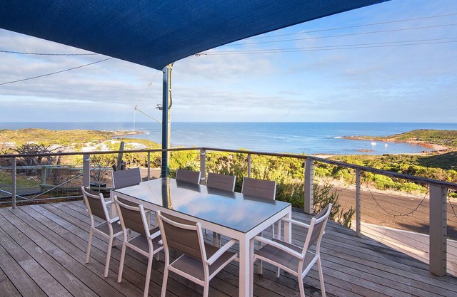 Kaya Brae || Gracetown - Beach House with Ocean Views