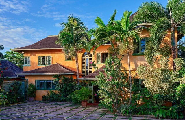 KeelaWee: Premier Coastal Villa with Sea Views