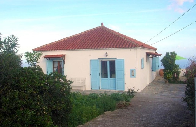 Kefalas nr Almyrida detached sea view cottage