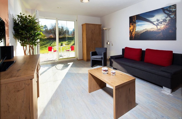 Kehlstein, 1-2 Pers., 80 m², Schlafzimmer, Wohnzimmer, Kochnische, Badewanne, Dusche und WC, Terrasse