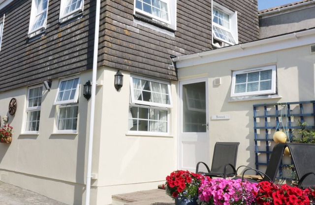KENNACK, family friendly, with a garden in Mullion