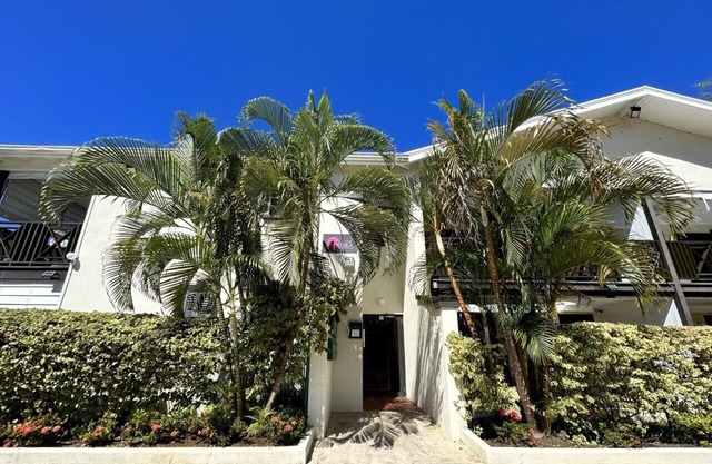 Kerensa, beautiful modern apt, Holetown, close to all amenities