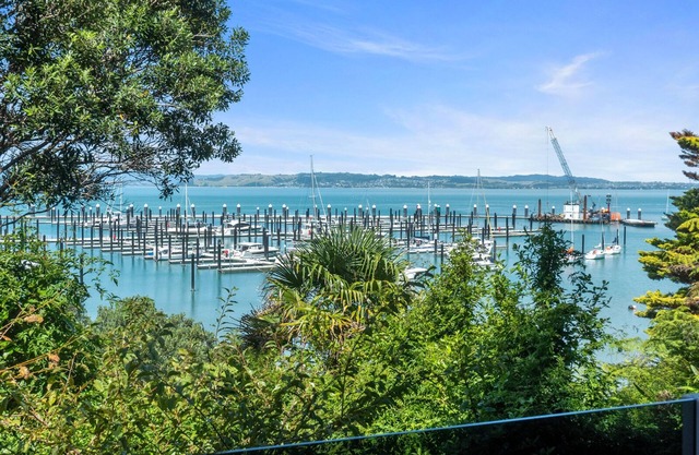 Kina Cottage - Waiheke Island Holiday Home