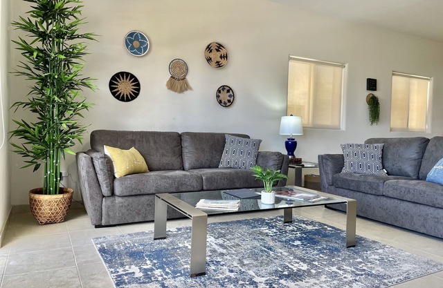 King Bed 2/2 Condo - Newly Furnished - Walk to Beach