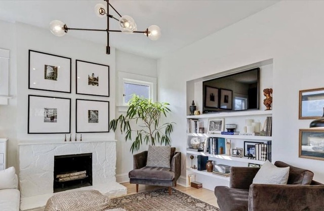 King Bed|Full Kitchen|Cozy Patio|Indoor fireplace.