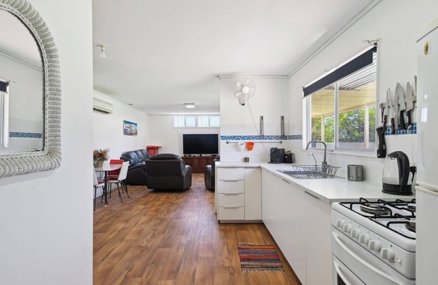 King St Retreat, pet friendly!