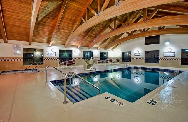 King Suite. Free Breakfast. Pool and Hot Tub. Downtown Location. Near the University of Wisconsin-Madison!