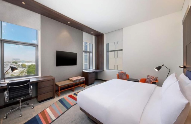 King Suite Near DXB Airport By Luxury Bookings